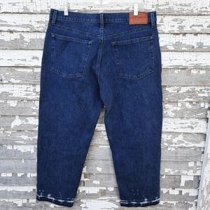 🌟 Lucky Brand relaxed taper bleach hem jeans size 10
